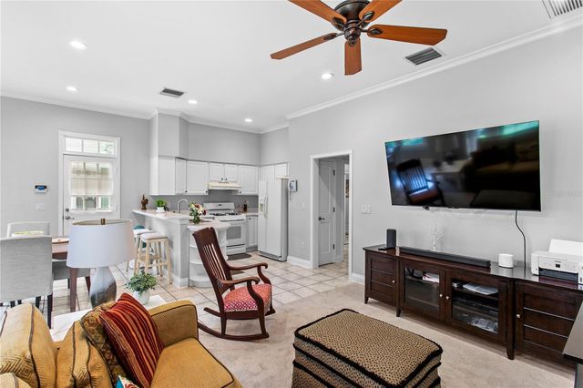 3126 W OAKLYN AVENUE, Tampa, FL 33609