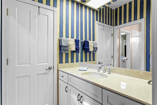 3126 W OAKLYN AVENUE, Tampa, FL 33609