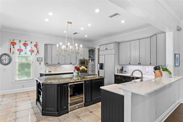 3126 W OAKLYN AVENUE, Tampa, FL 33609