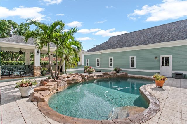 3126 W OAKLYN AVENUE, Tampa, FL 33609
