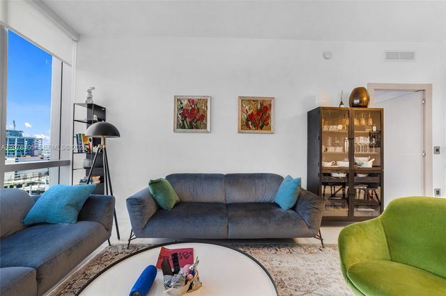 851 NE 1st Avenue 1408, Miami, FL 33132