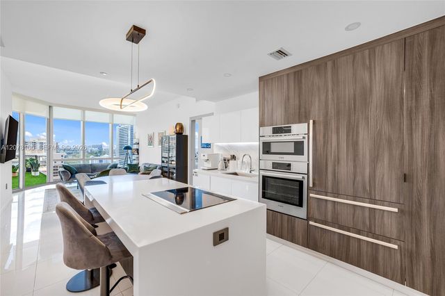 851 NE 1st Avenue 1408, Miami, FL 33132