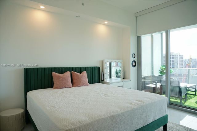 851 NE 1st Avenue 1408, Miami, FL 33132