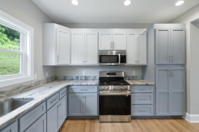 43 MCILWEE LN, Staunton, VA 24401