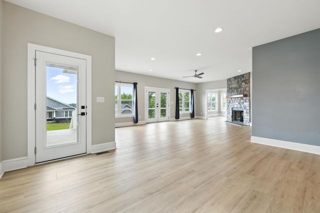 43 MCILWEE LN, Staunton, VA 24401