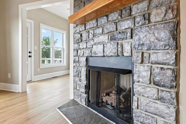 43 MCILWEE LN, Staunton, VA 24401