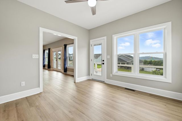 43 MCILWEE LN, Staunton, VA 24401