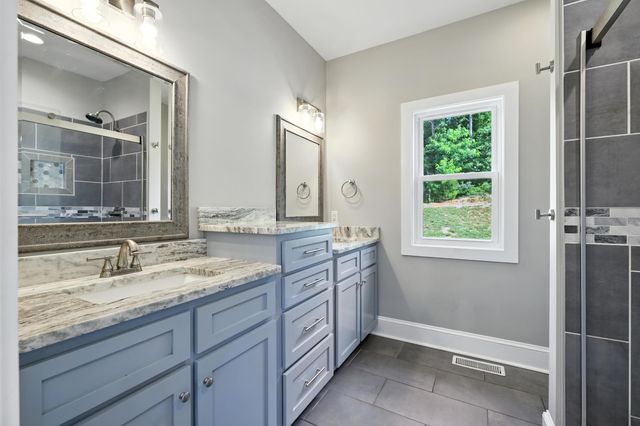 43 MCILWEE LN, Staunton, VA 24401