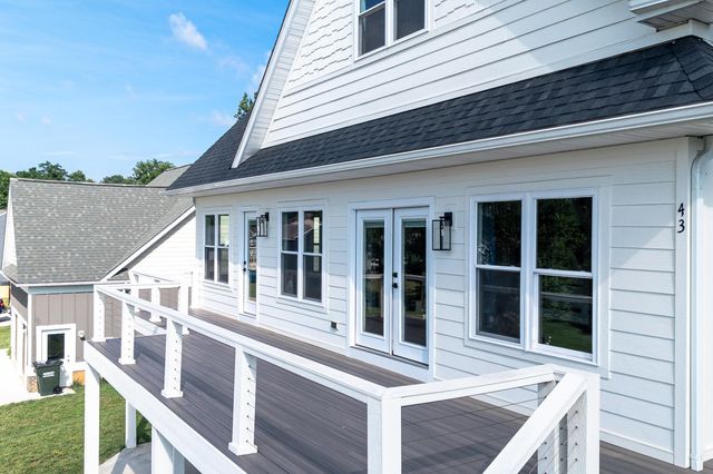 43 MCILWEE LN, Staunton, VA 24401