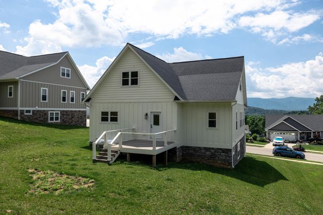 43 MCILWEE LN, Staunton, VA 24401