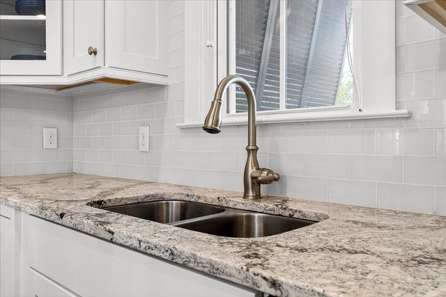 2022 Codorus Lane, Hanahan, SC 29410