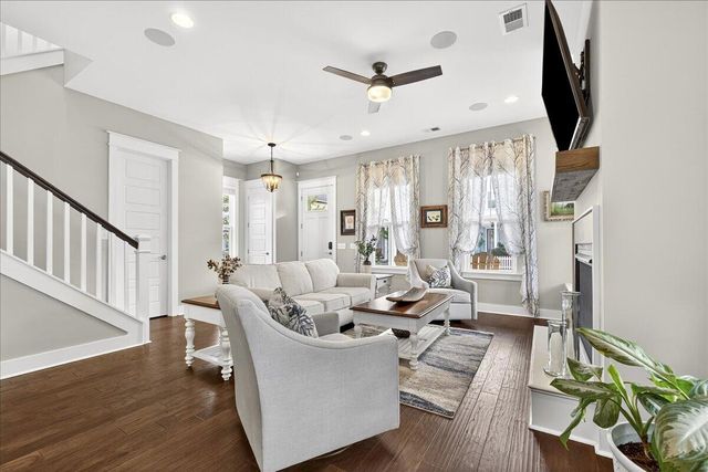 2022 Codorus Lane, Hanahan, SC 29410