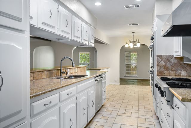 613 Overland Trail, Southlake, TX 76092