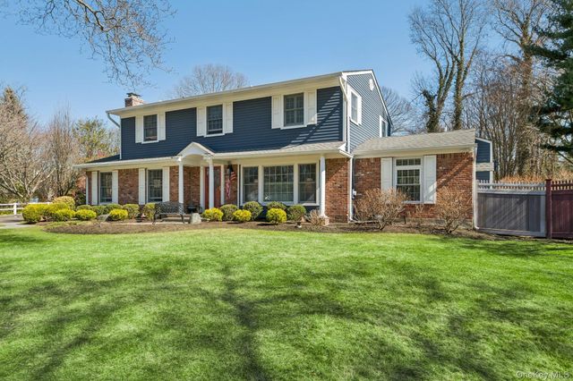 31 Fox Hunt Lane, Cold Spring Harbor, NY 11724