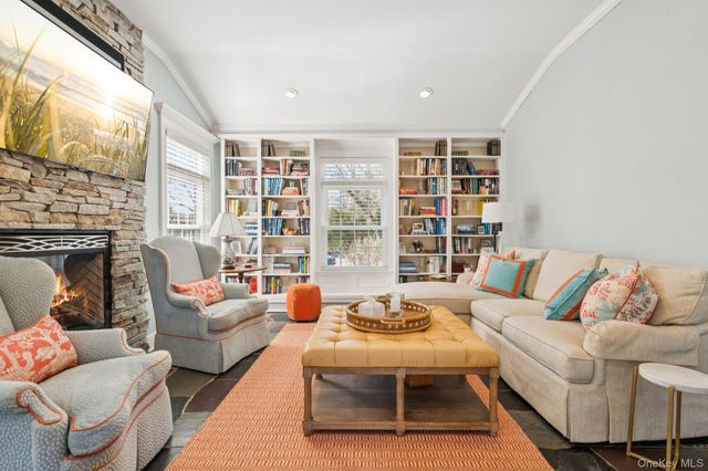 31 Fox Hunt Lane, Cold Spring Harbor, NY 11724