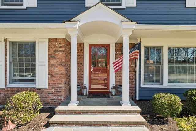 31 Fox Hunt Lane, Cold Spring Harbor, NY 11724