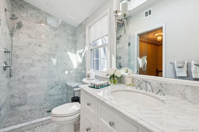 31 Fox Hunt Lane, Cold Spring Harbor, NY 11724