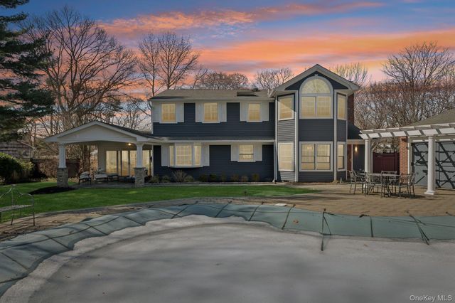 31 Fox Hunt Lane, Cold Spring Harbor, NY 11724