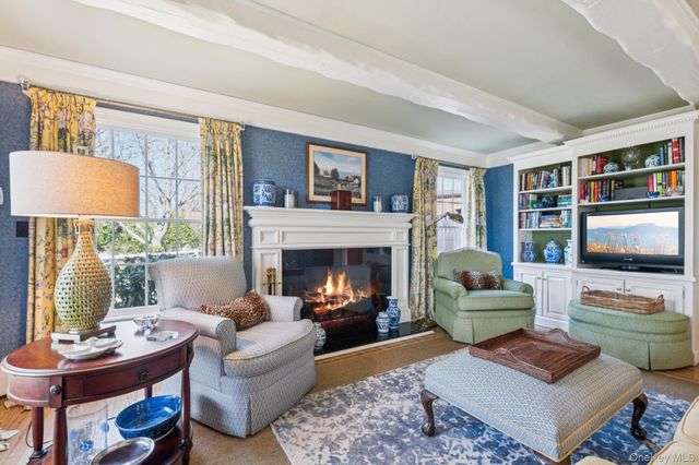 31 Fox Hunt Lane, Cold Spring Harbor, NY 11724