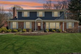 31 Fox Hunt Lane, Cold Spring Harbor, NY 11724