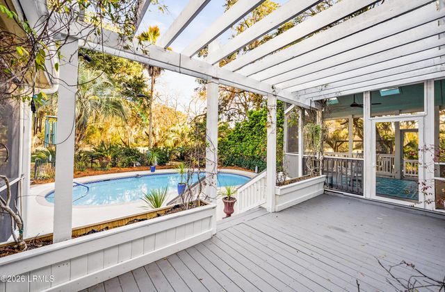 81 Dolphin Point Drive, Beaufort, SC 29907