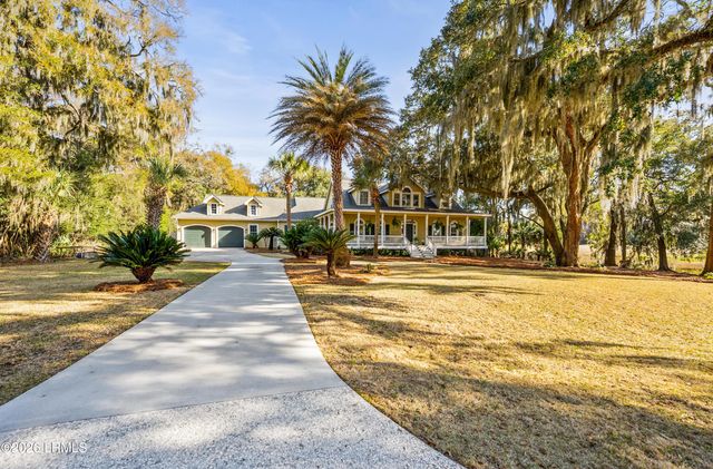 81 Dolphin Point Drive, Beaufort, SC 29907