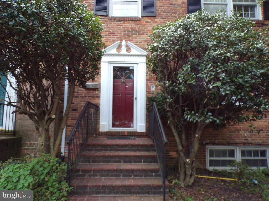 1 E CLIFF ST, Alexandria, VA 22301