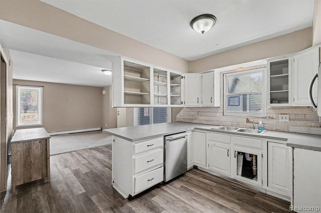 1364 Munson Street, Burton, MI 48509