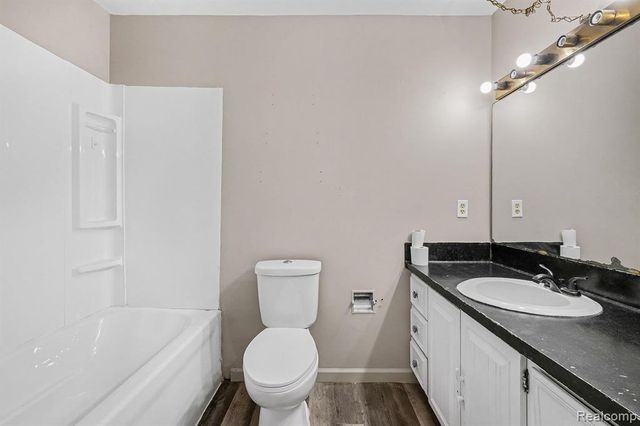 1364 Munson Street, Burton, MI 48509