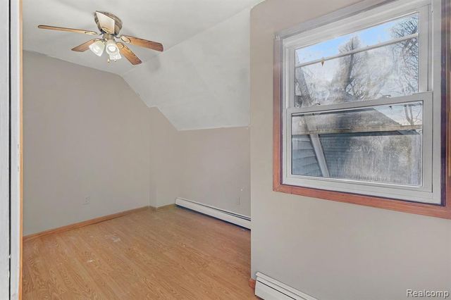 1364 Munson Street, Burton, MI 48509