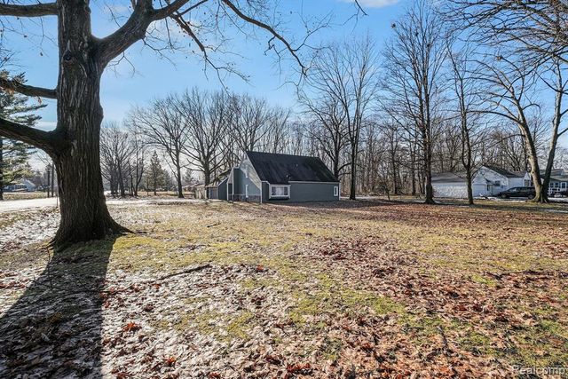 1364 Munson Street, Burton, MI 48509