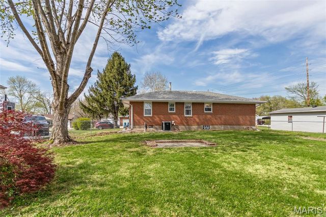 340 Ruth Avenue, Cottage Hills, IL 62018