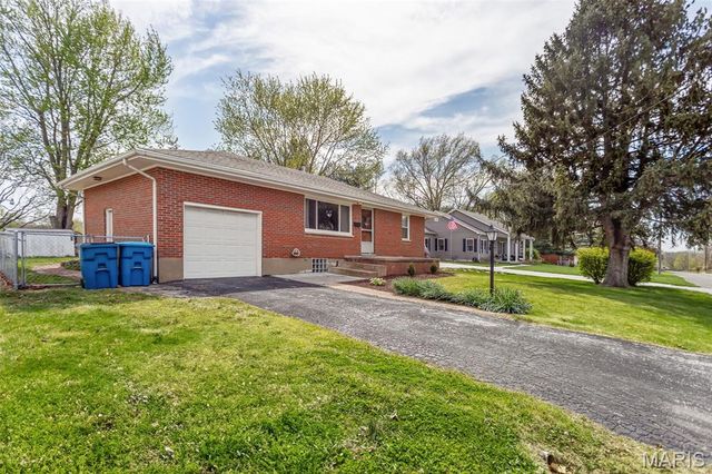 340 Ruth Avenue, Cottage Hills, IL 62018