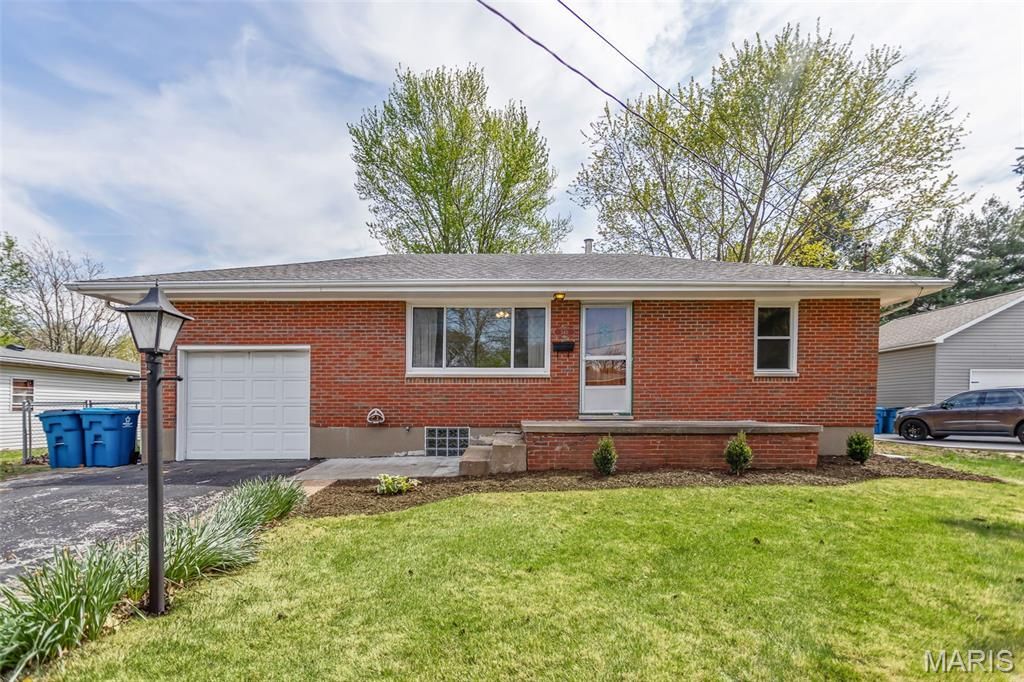 340 Ruth Avenue, Cottage Hills, IL 62018