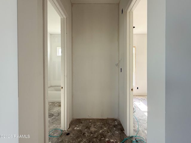 111 Summit Heights Drive, Youngsville, LA 70592