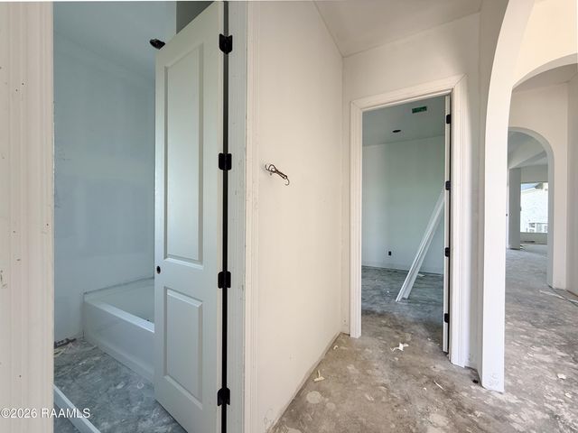 111 Summit Heights Drive, Youngsville, LA 70592