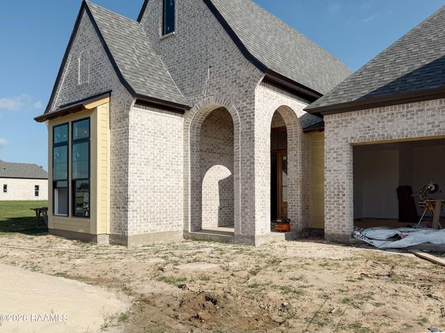 111 Summit Heights Drive, Youngsville, LA 70592