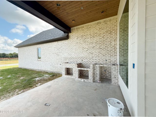 111 Summit Heights Drive, Youngsville, LA 70592