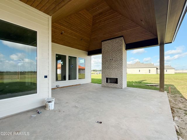 111 Summit Heights Drive, Youngsville, LA 70592