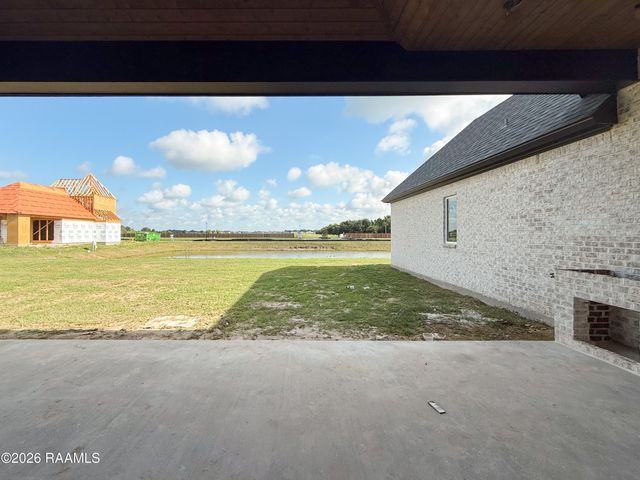 111 Summit Heights Drive, Youngsville, LA 70592