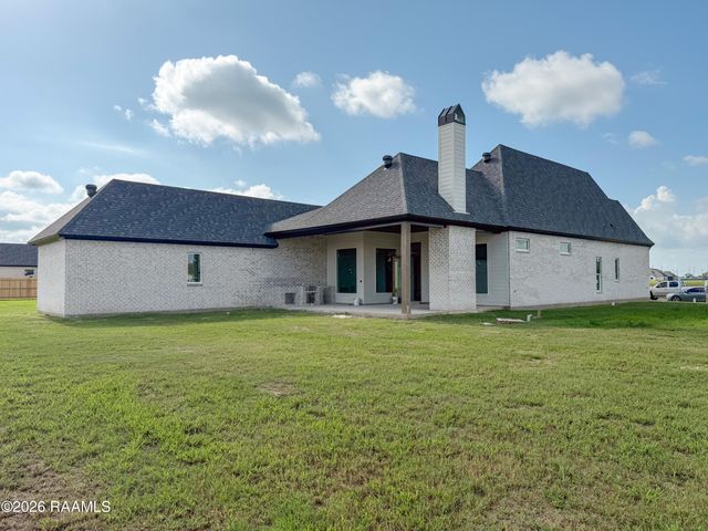 111 Summit Heights Drive, Youngsville, LA 70592