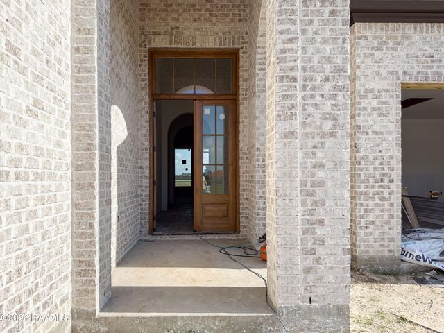 111 Summit Heights Drive, Youngsville, LA 70592