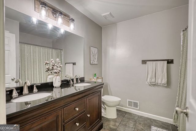 5090 Donald Drive, Loganville, GA 30052