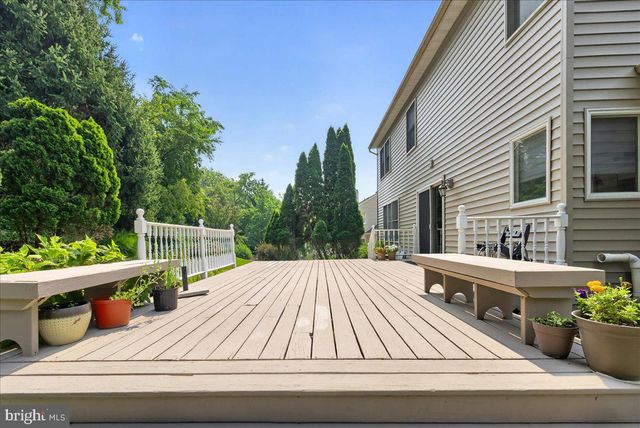 124 MOUNTAIN OAKS RD, Yardley, PA 19067