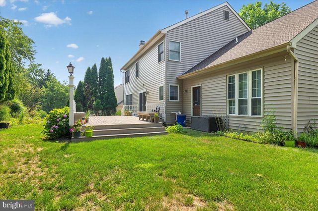 124 MOUNTAIN OAKS RD, Yardley, PA 19067