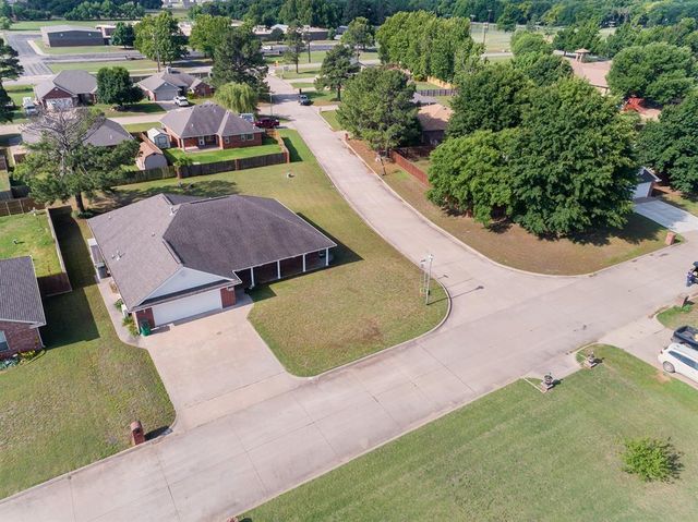 1102 E Mahar Drive, Perkins, OK 74059