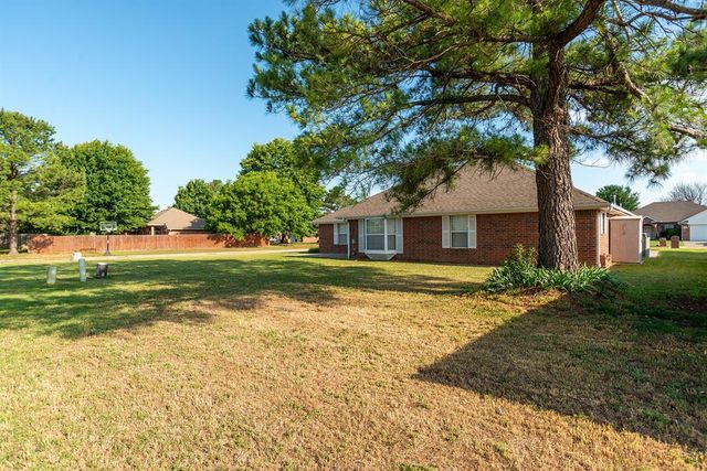 1102 E Mahar Drive, Perkins, OK 74059