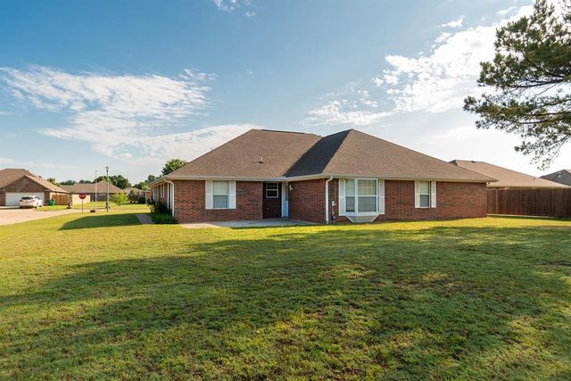 1102 E Mahar Drive, Perkins, OK 74059