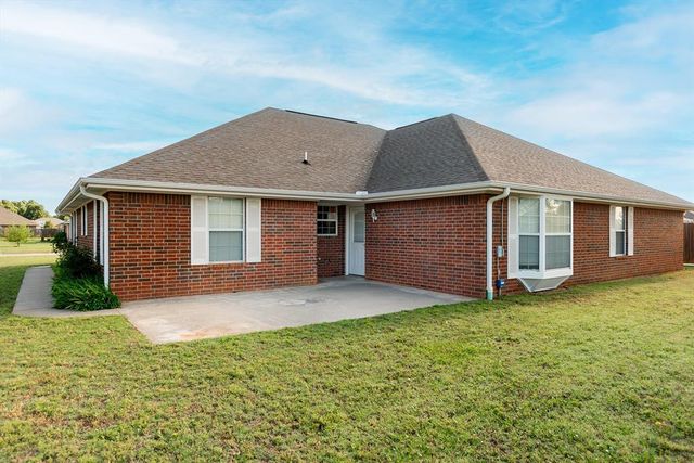 1102 E Mahar Drive, Perkins, OK 74059