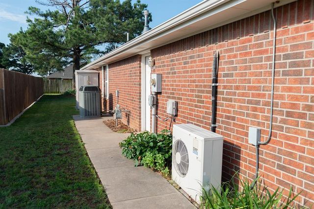1102 E Mahar Drive, Perkins, OK 74059